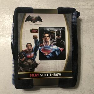NWT BATMAN VS SUPERMAN BLANKET